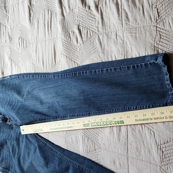 Simply Vera Vera Wang Blue Jeans with Classic Indigo Wash Size 14 - Picture 9 of 9